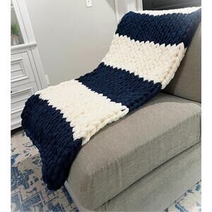 Finger-Knitted Chunky Throw Blanket